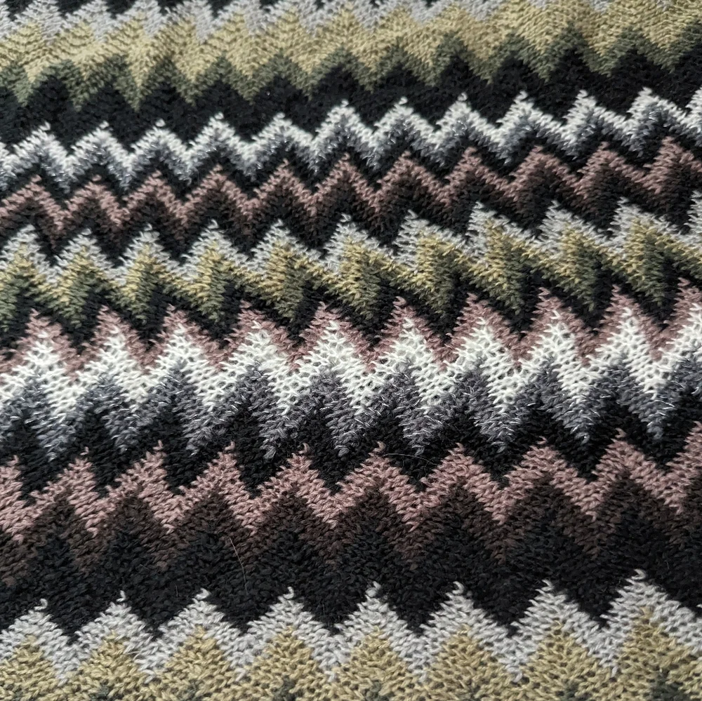 Steve Madden Infinity Scarf Chevron Print Double Over Vest Shrug New with tags.